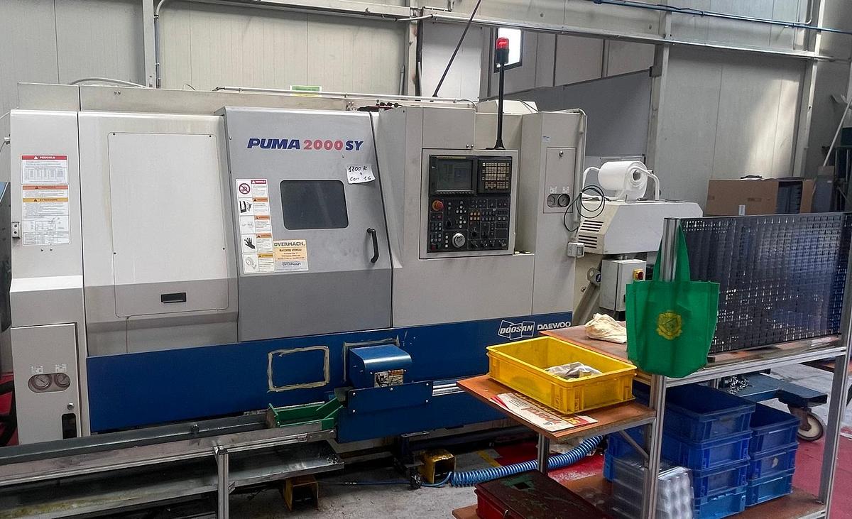 Used Tornio CNC ad asse orizzontale DOOSAN PUMA 2000