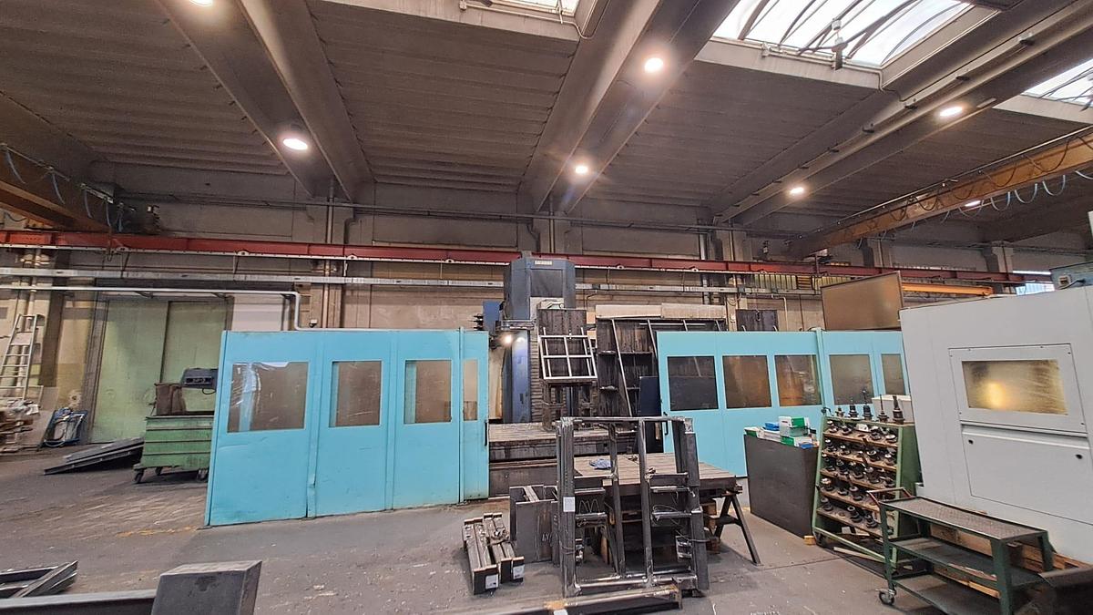 Used Fresatrice a montante mobile SACHMAN MP212