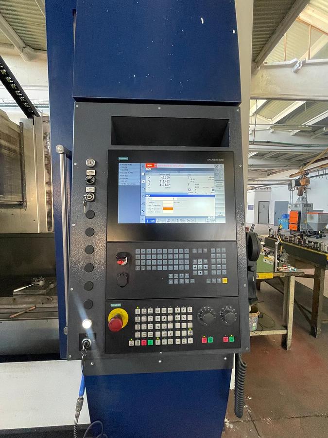 Used Centro di lavoro verticale EMCO EM 1200