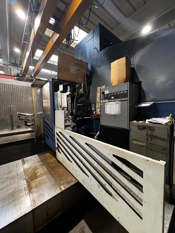 Used Fresatrice a montante mobile SACHMAN MP212