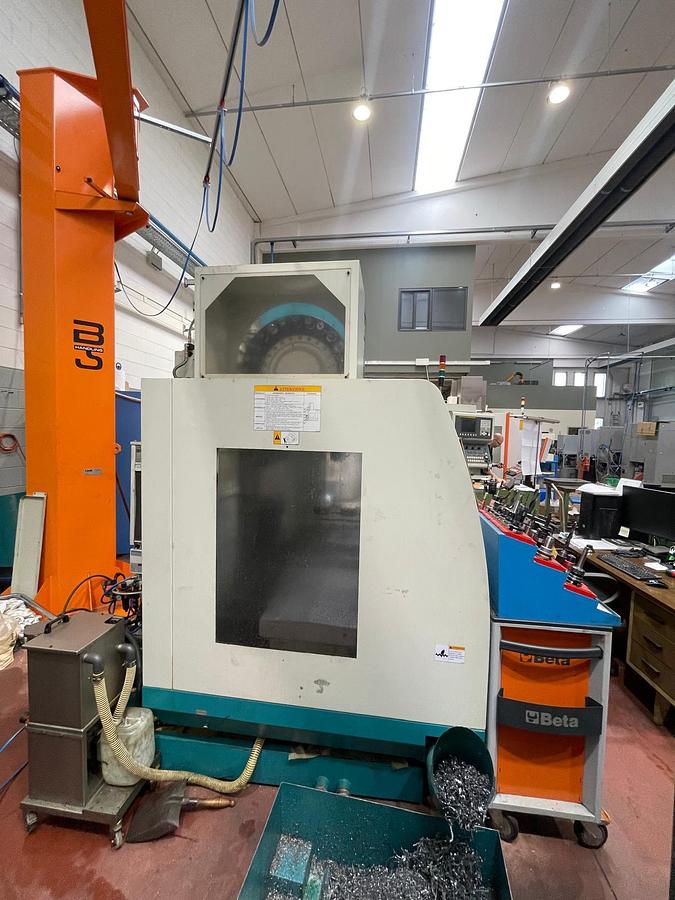 Used Centro di lavoro verticale KENT KMV-10