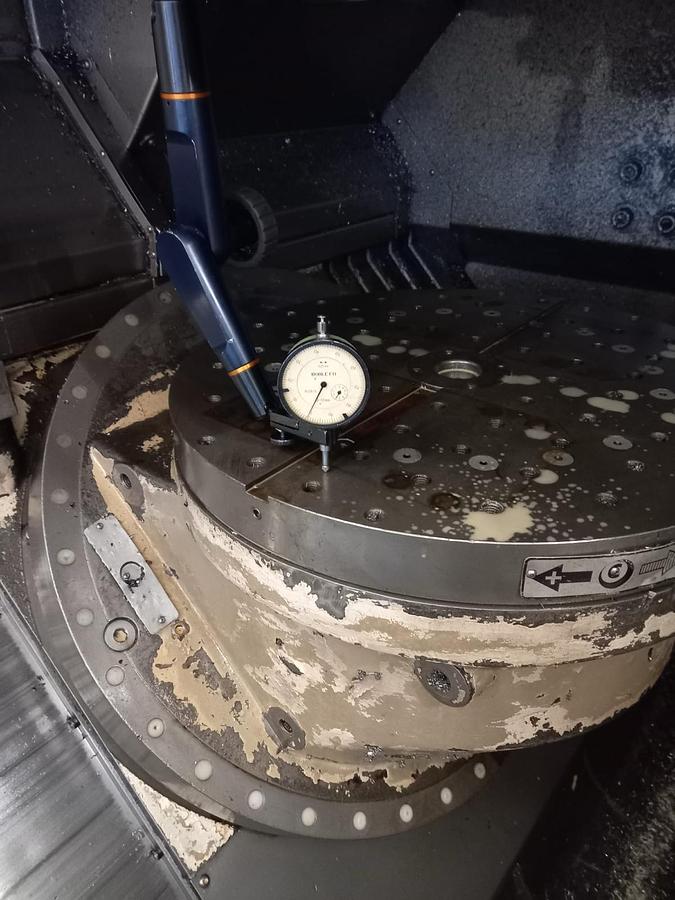 Used Centro di lavoro 5 assi CNC HURON K2X 8F