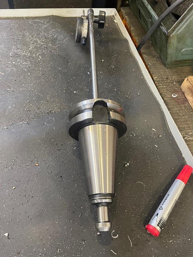 Used Centro di lavoro MAKINO A81