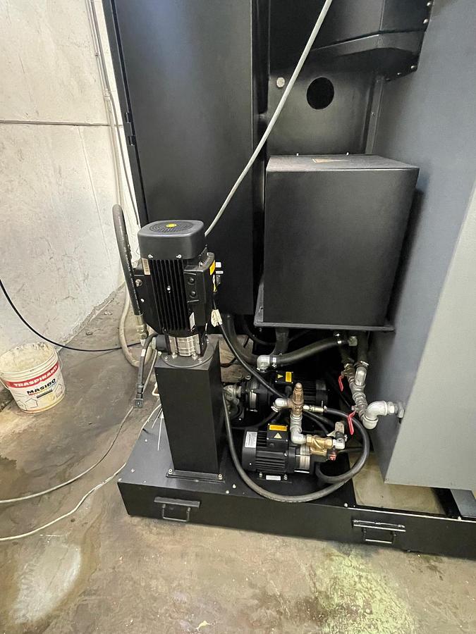 Used Centro di lavoro verticale HURCO VMX 30i