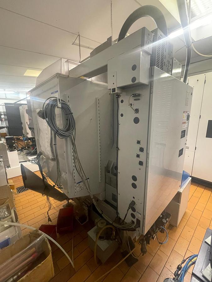 Used Centro di lavoro verticale HAAS SMINIMILL HE 