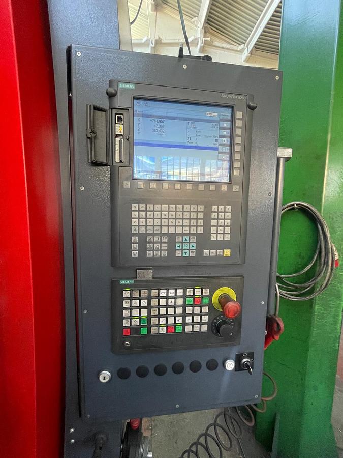 Used Centro di lavoro verticale EMCO EM 1200