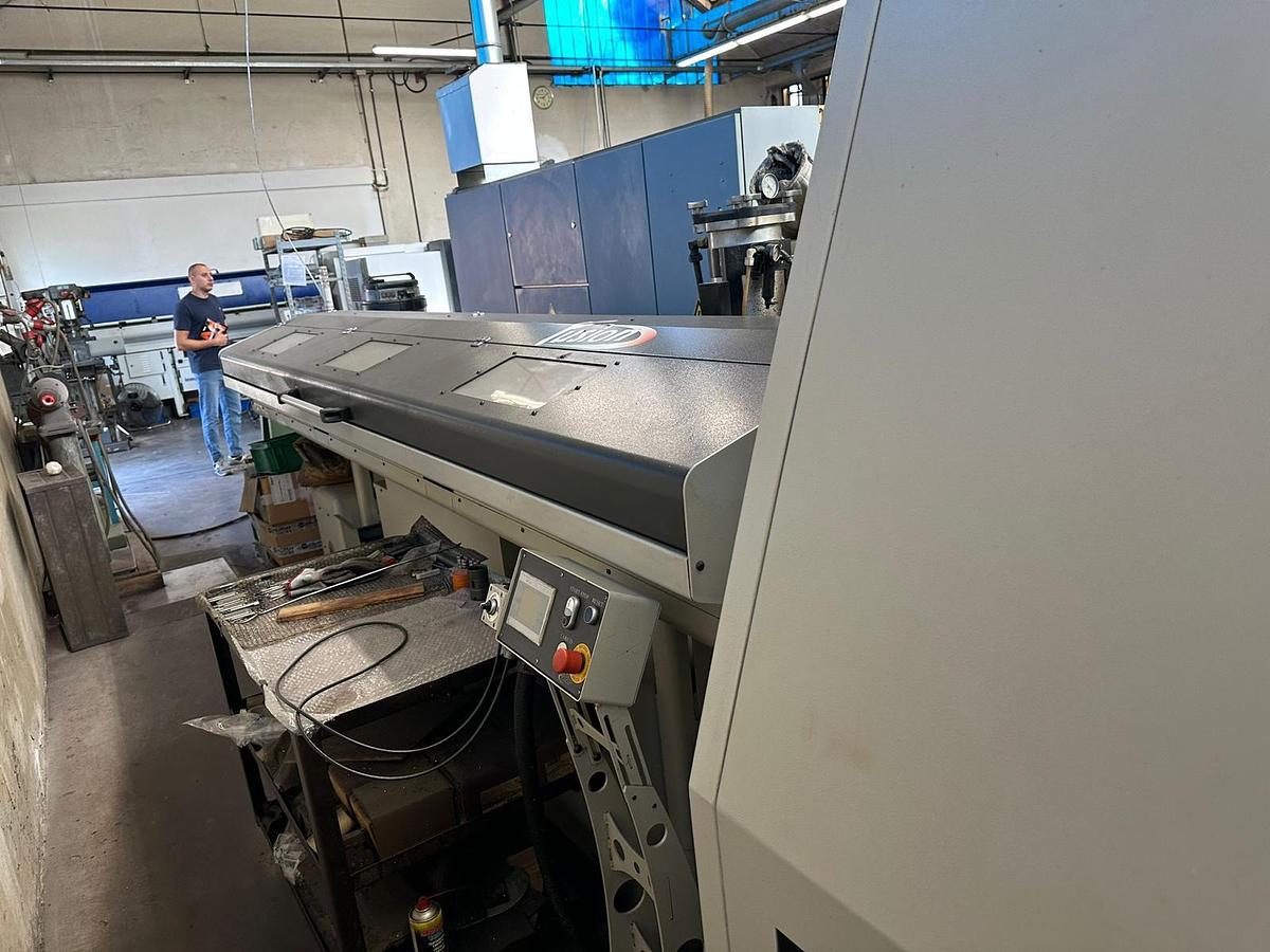 Used Tornio CNC ad asse orizzontale SPINNER
