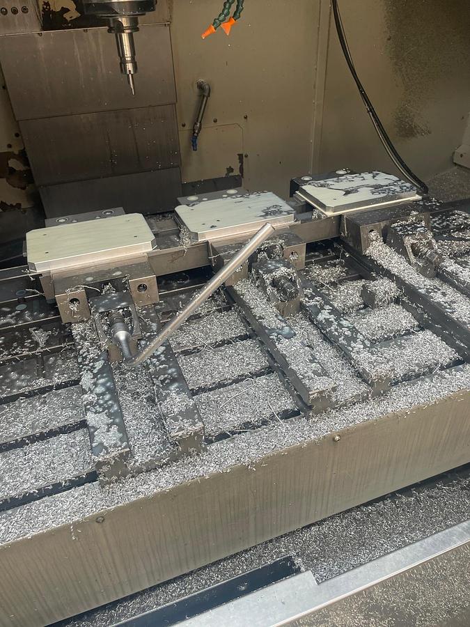 Used Centro di lavoro verticale MICROCUT V-30 THE CHALLENGER