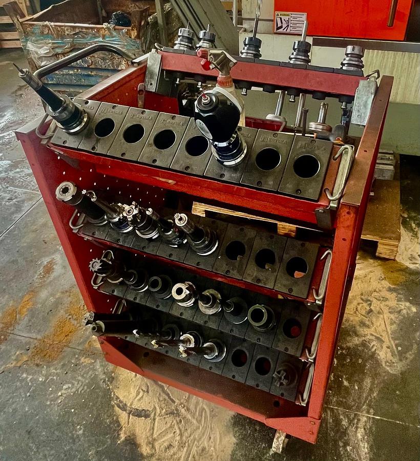 Used Centro di lavoro verticale VICTOR VCENTER A-110