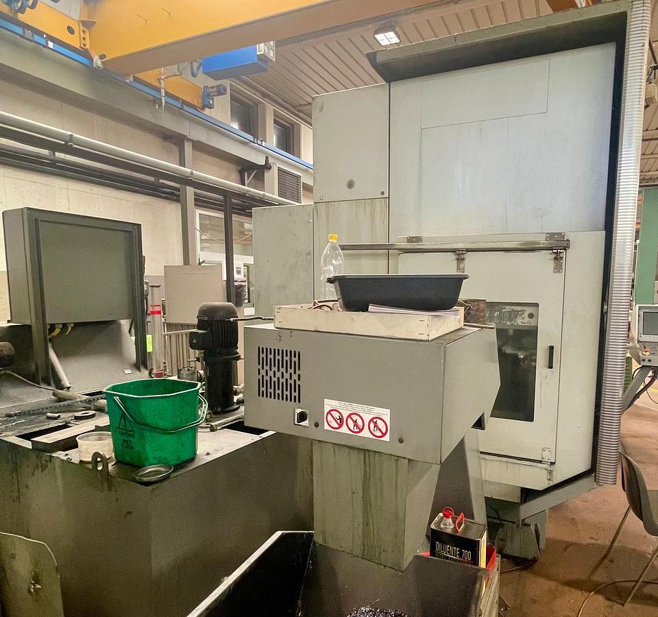 Used Centro di lavoro 5 assi DECKEL MAHO