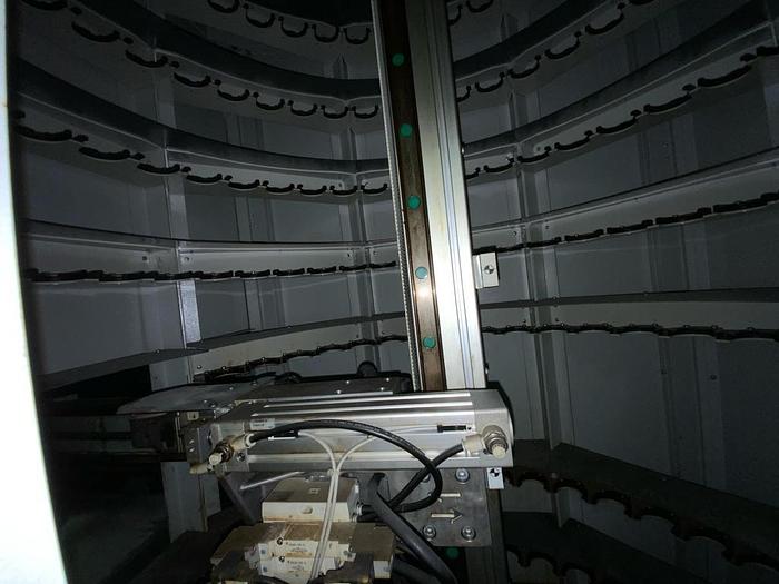 Usato CENTRO DI LAVORO VERTICALE 5 ASSI MIKRON UCP 600 VARIO