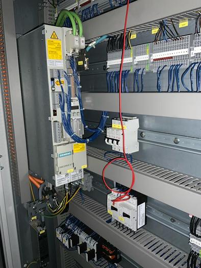 Usato CENTRO DI LAVORO VERTICALE 5 ASSI MIKRON UCP 600 VARIO