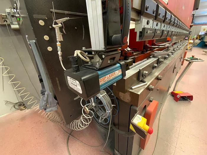 Used Pressopiegatrice AMADA STP-C 204