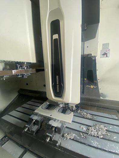 Usato CENTRO DI LAVORO VERTICALE DMG CMX 1100V