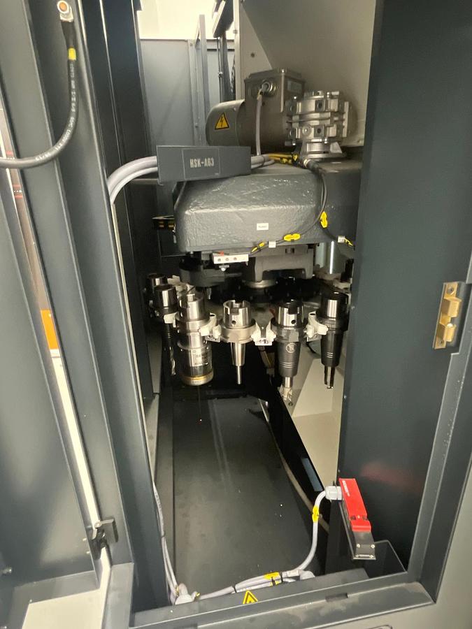 Used Centro di lavoro verticale 5 assi DMG DMU50