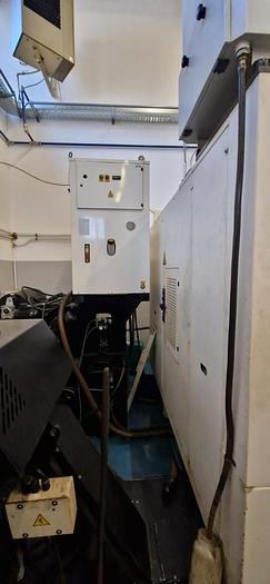 Usato CENTRO DI LAVORO VERTICALE 5 ASSI IN CONTINUO HURON K2X8F