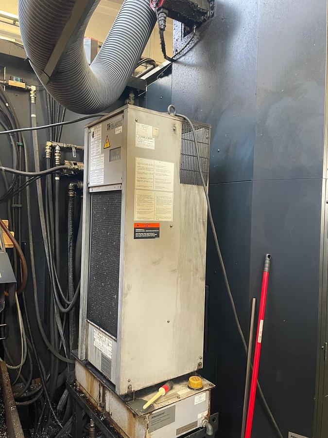 Used Centro di lavoro MAKINO A81