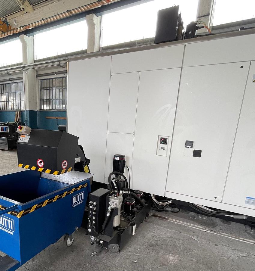 Used Centro di lavoro MAZAK VARIAXIS i-800 neo