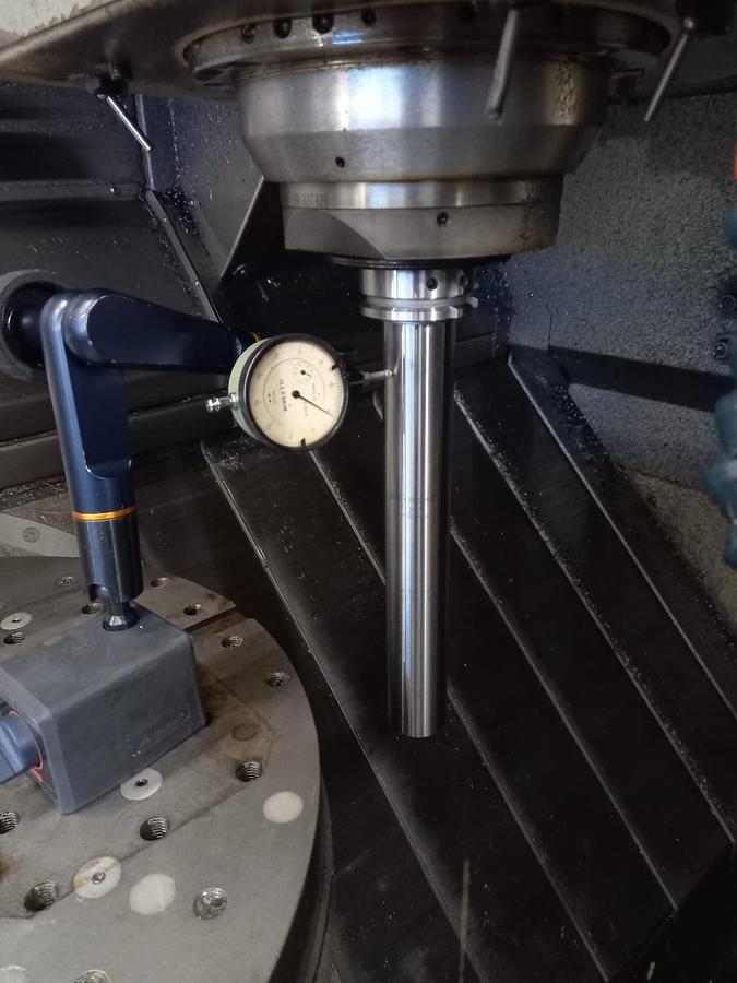 Used Centro di lavoro 5 assi CNC HURON K2X 8F