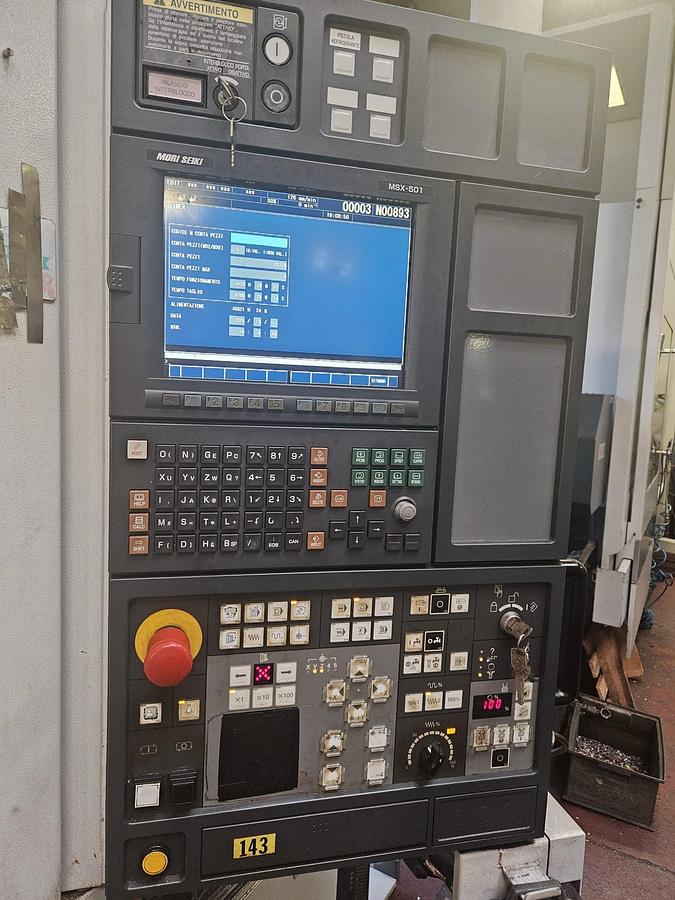 Used Centro di lavoro verticale MORISEIKI NV5000 a/40