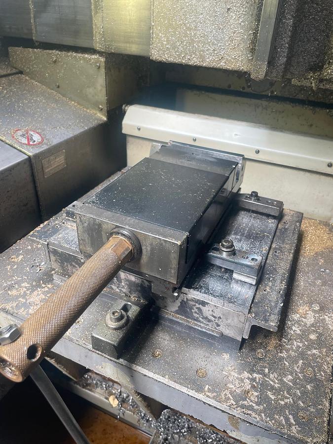 Used Centro di lavoro verticale 3 assi CNC PEAR EC43