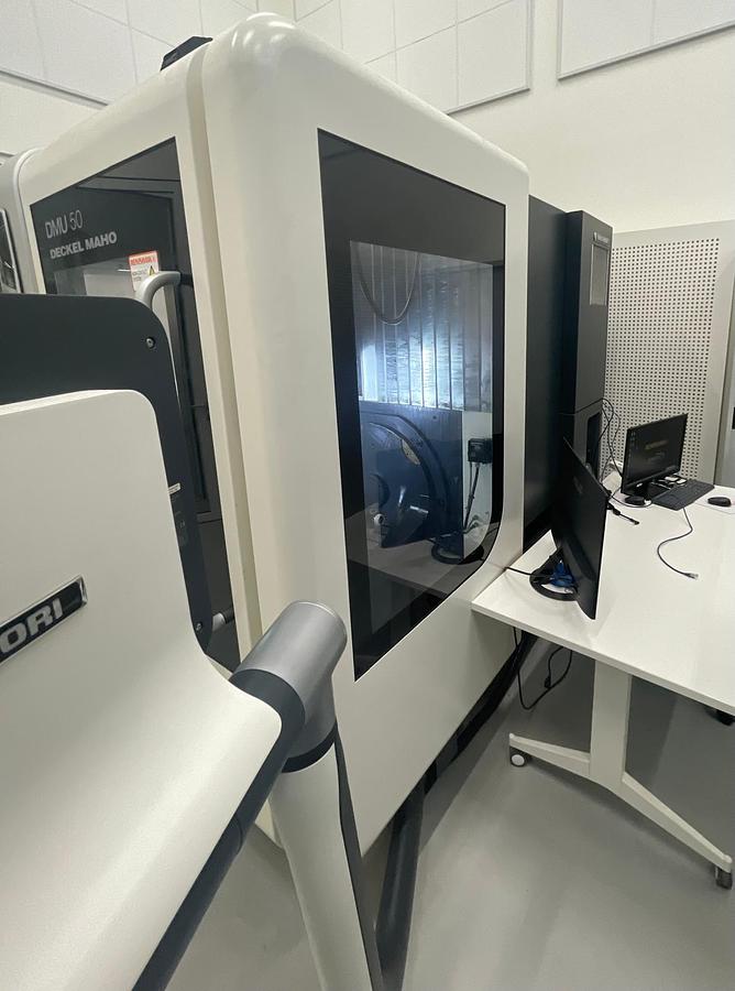 Used Centro di lavoro verticale 5 assi DMG DMU50