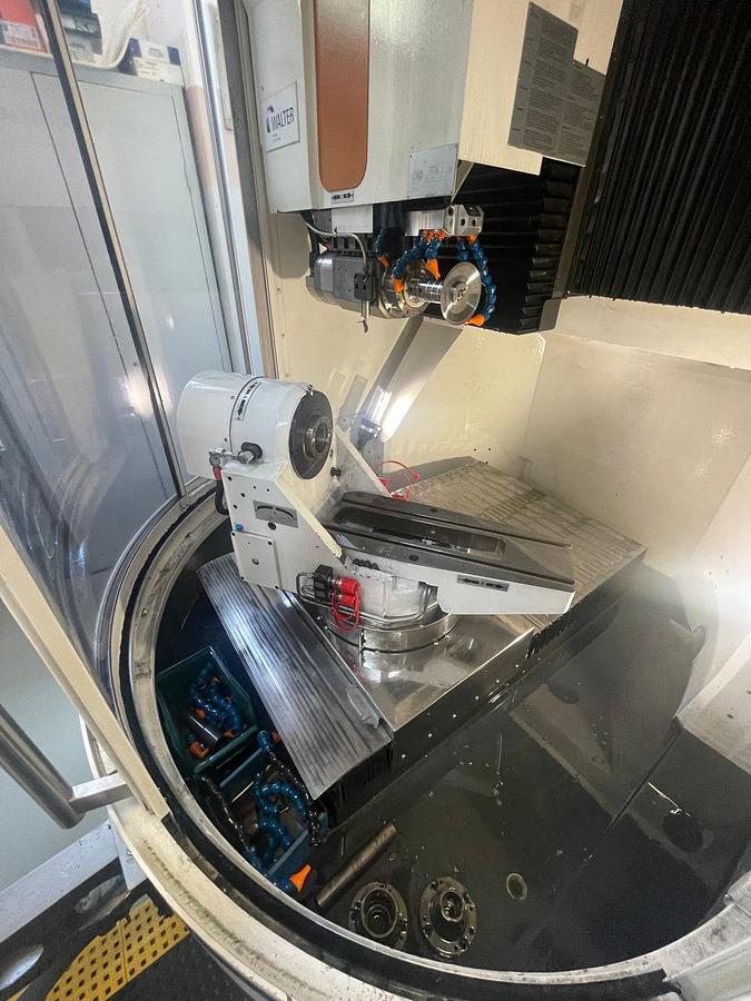 Used Affilatrice CNC WALTER HELITRONIC VISION-W