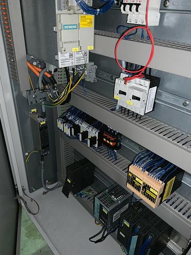 Usato CENTRO DI LAVORO VERTICALE 5 ASSI MIKRON UCP 600 VARIO