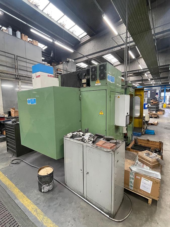 Used Centro di lavoro verticale 5 assi CB FERRARI A15