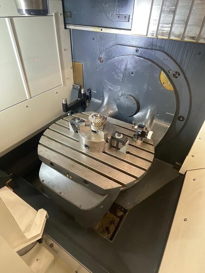 Used Centro di lavoro verticale 5 assi DMG DMU50