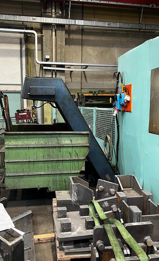 Used Fresatrice a montante mobile SACHMAN MP212