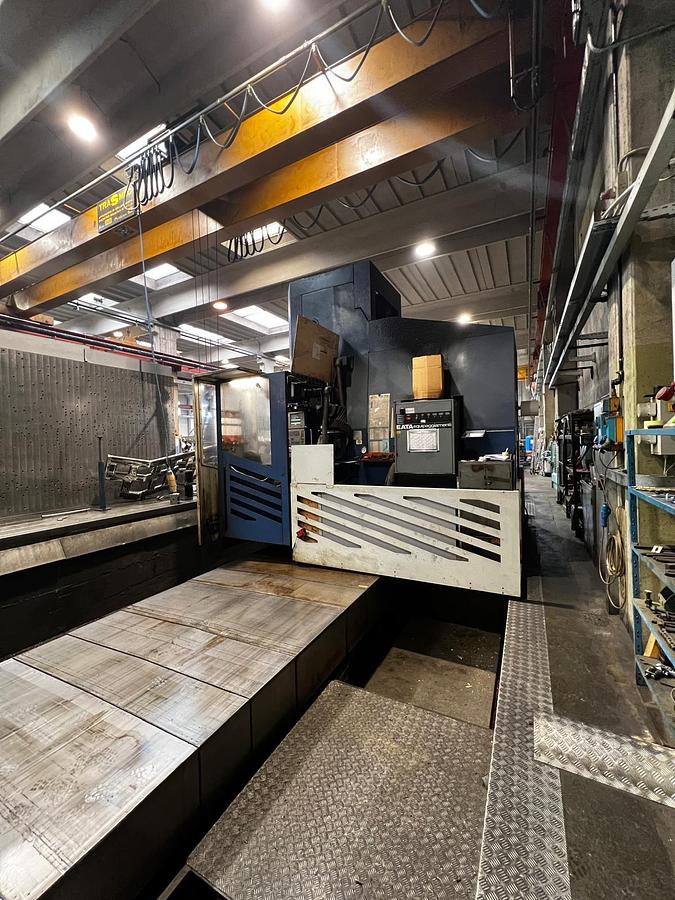 Used Fresatrice a montante mobile SACHMAN MP212