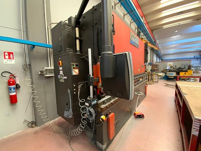 Used Pressopiegatrice AMADA STP-C 204