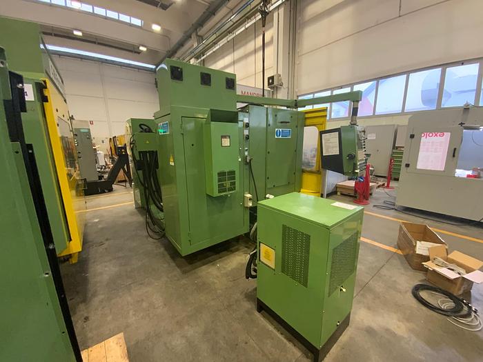 Used centro di lavoro verticale 5 assi CB FERRARI A-15