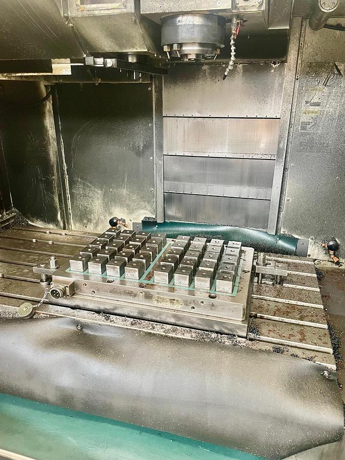 Used Centro di lavoro verticale VICTOR VCENTER A-110