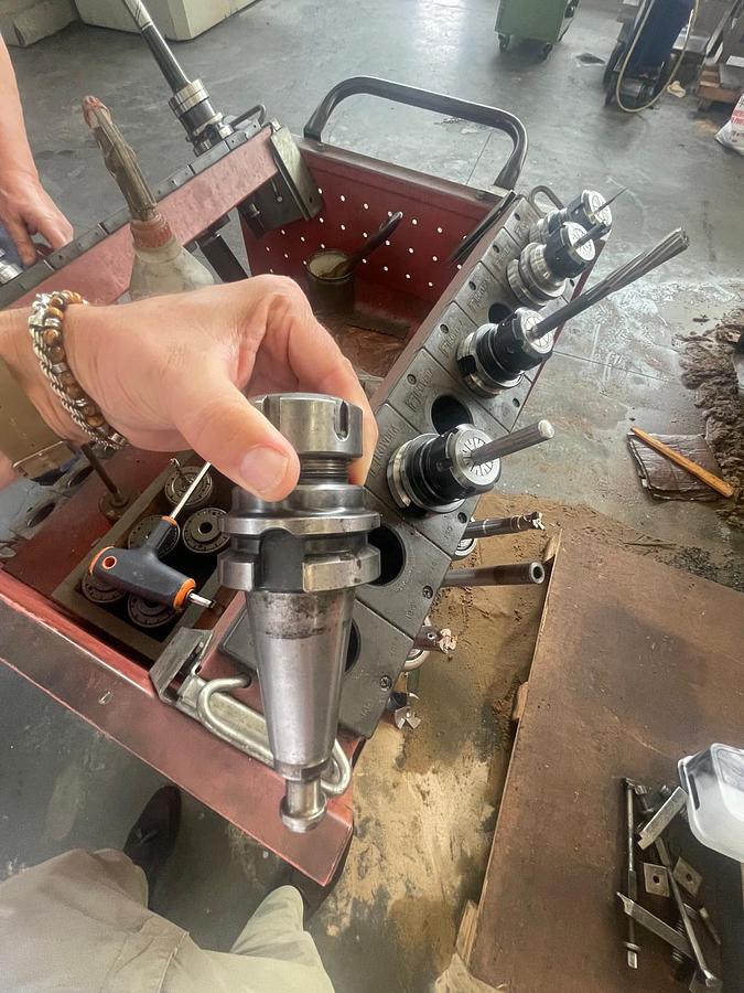 Used Centro di lavoro verticale VICTOR VCENTER A-110