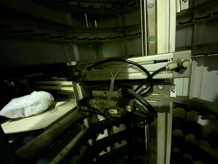 Usato CENTRO DI LAVORO VERTICALE 5 ASSI MIKRON UCP 600 VARIO