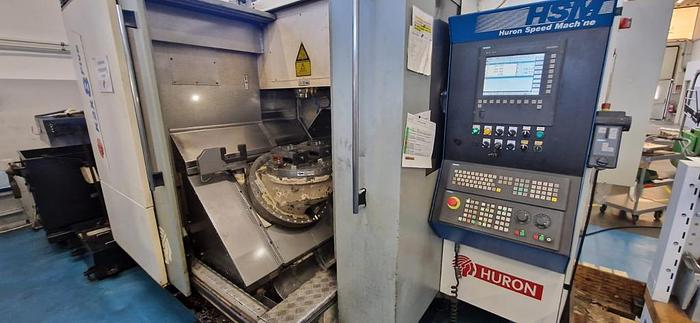 Usato CENTRO DI LAVORO VERTICALE 5 ASSI IN CONTINUO HURON K2X8F