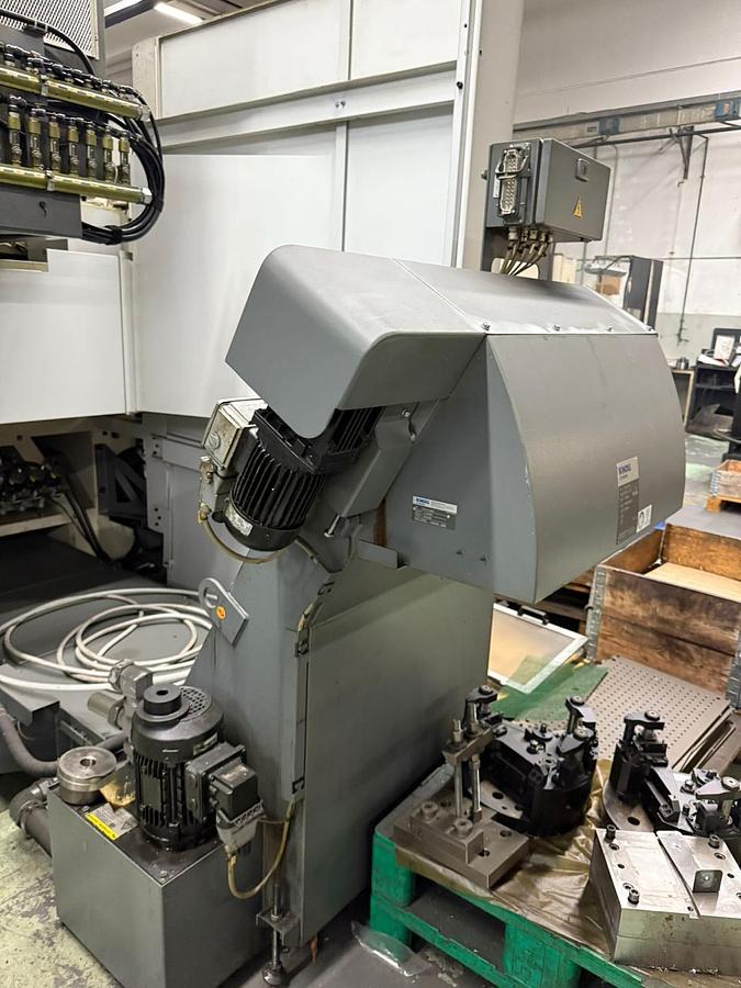 Used Centro di lavoro verticale 5 assi in continuo CHIRON FZ 16 S