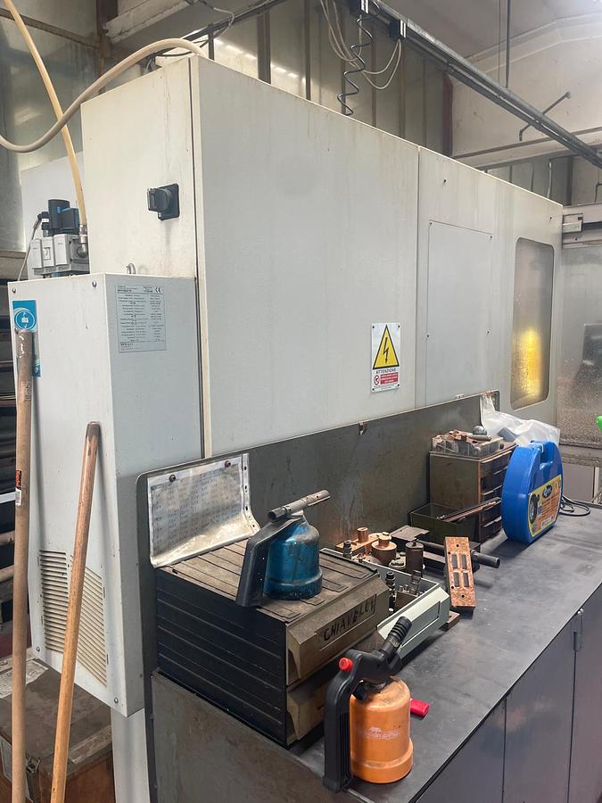 Used Centro di lavoro verticale 3 assi CNC PEAR EC43