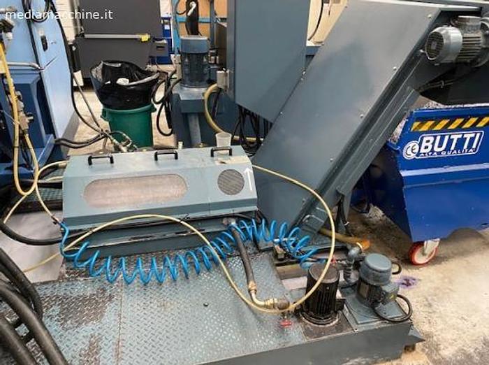 Usato CENTRO DI LAVORO VERTICALE 5 ASSI MATSUURA MAM72-63V