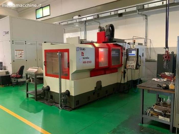 Usato CENTRO DI LAVORO VERTICALE  KONDIA HM 2010