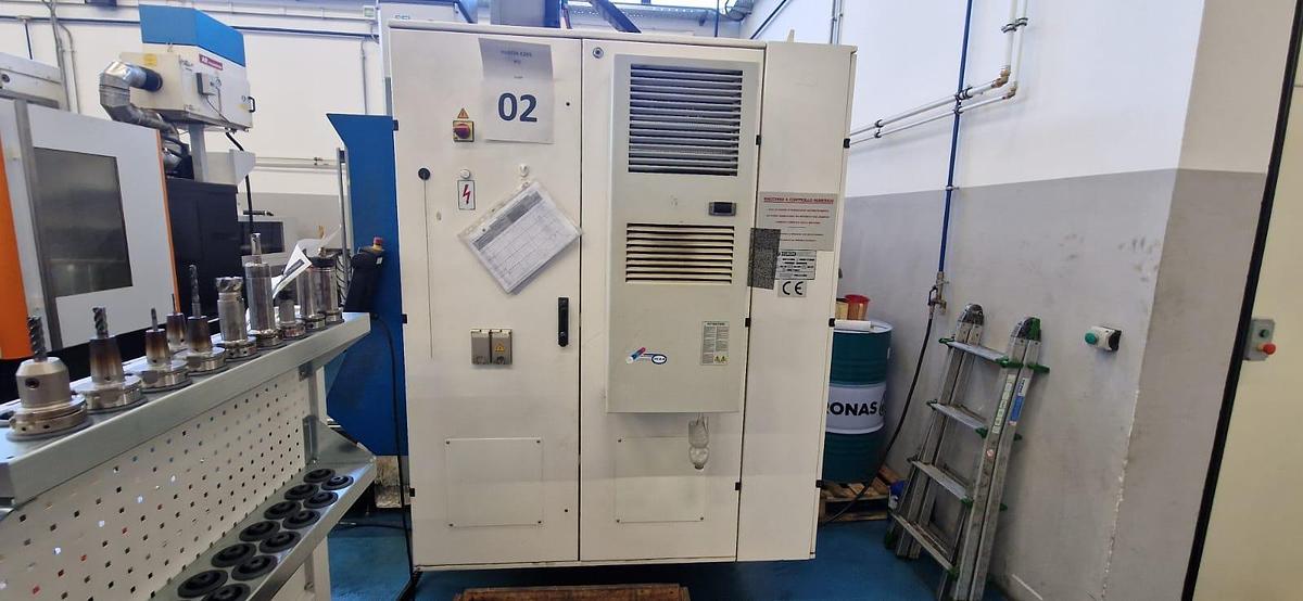 Used Centro di lavoro 5 assi CNC HURON K2X 8F