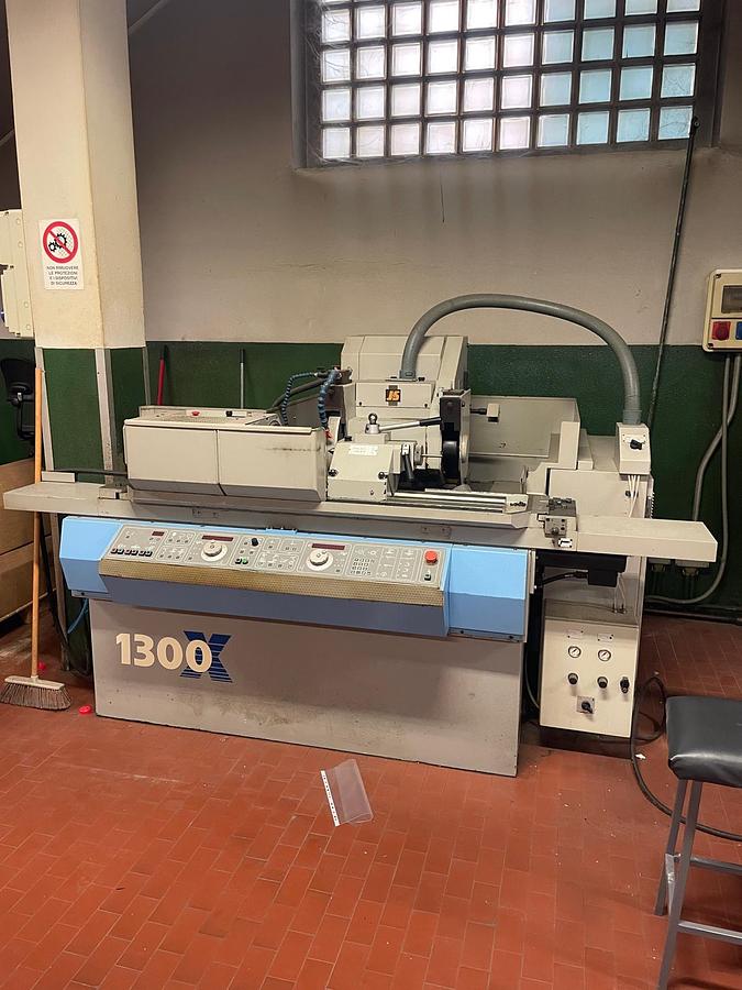 Used Rettifica universale JHONES & SHIPMAN 1300 X 