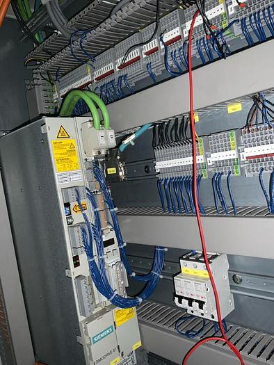 Usato CENTRO DI LAVORO VERTICALE 5 ASSI MIKRON UCP 600 VARIO