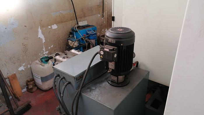 Usato CENTRO DI LAVORO VERTICALE VESTA SKV 714 SE