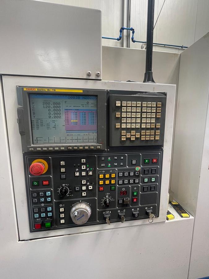 Used Tornio CNC ad asse orizzontale DOOSAN PUMA 2000