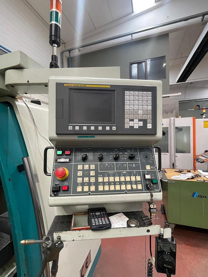 Used Centro di lavoro verticale KENT KMV-10