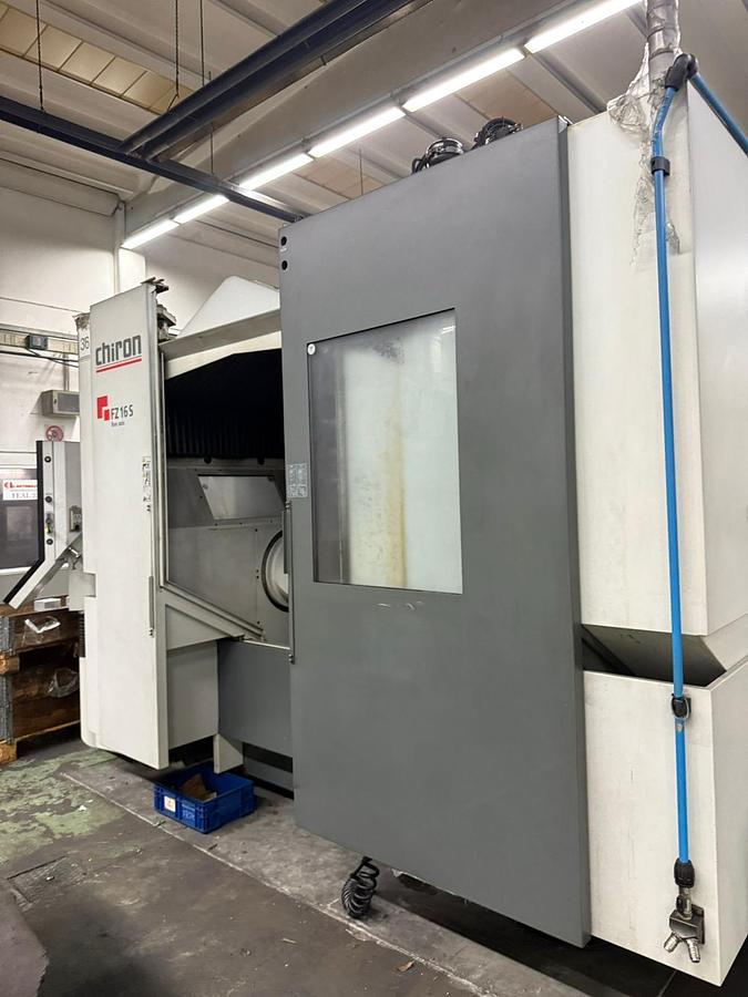 Used Centro di lavoro verticale 5 assi in continuo CHIRON FZ 16 S 