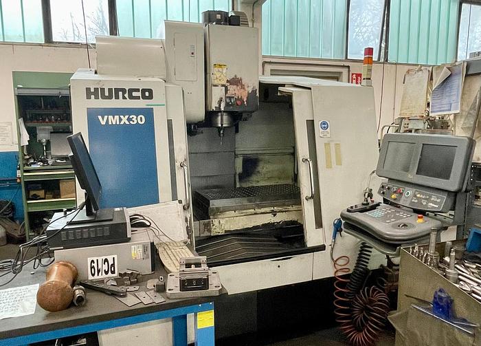 Used Centro di lavoro verticale 3 assi HURCO VMX 30